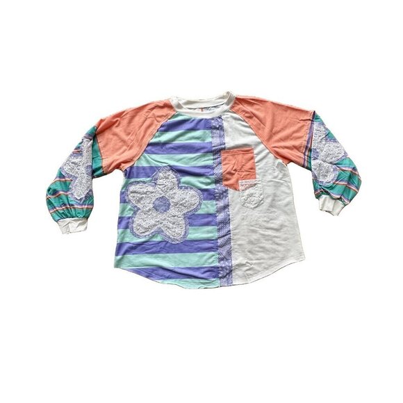 Appliqued Floral Lightweight Oversized Sweatshirt Size Large NWOT - Picture 8 of 16